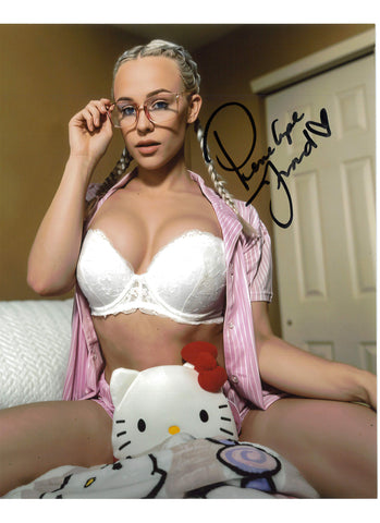 VGT 07-17 - Penelope Ford 8x10 Hello Kitty (HSS)*